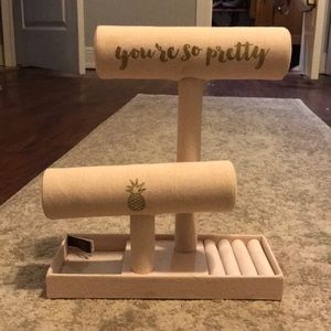 Double tier jewelry stand